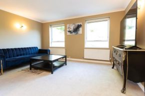 Centrally located 5BR Flat wParking, Maida Vale
